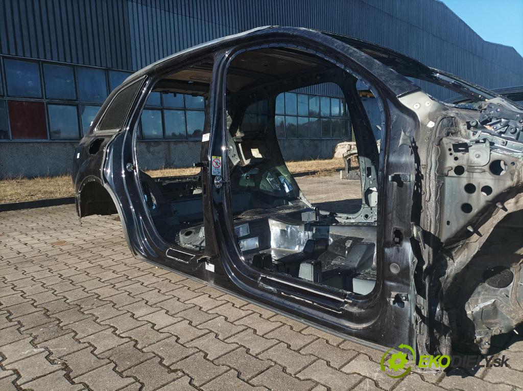 Audi Q7 2018 Práh: v pravo: 