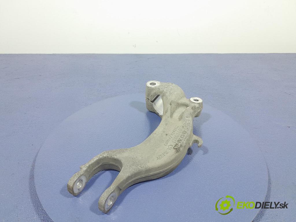 Audi Q7 2018 tlumič před Lewy. 4M0413037