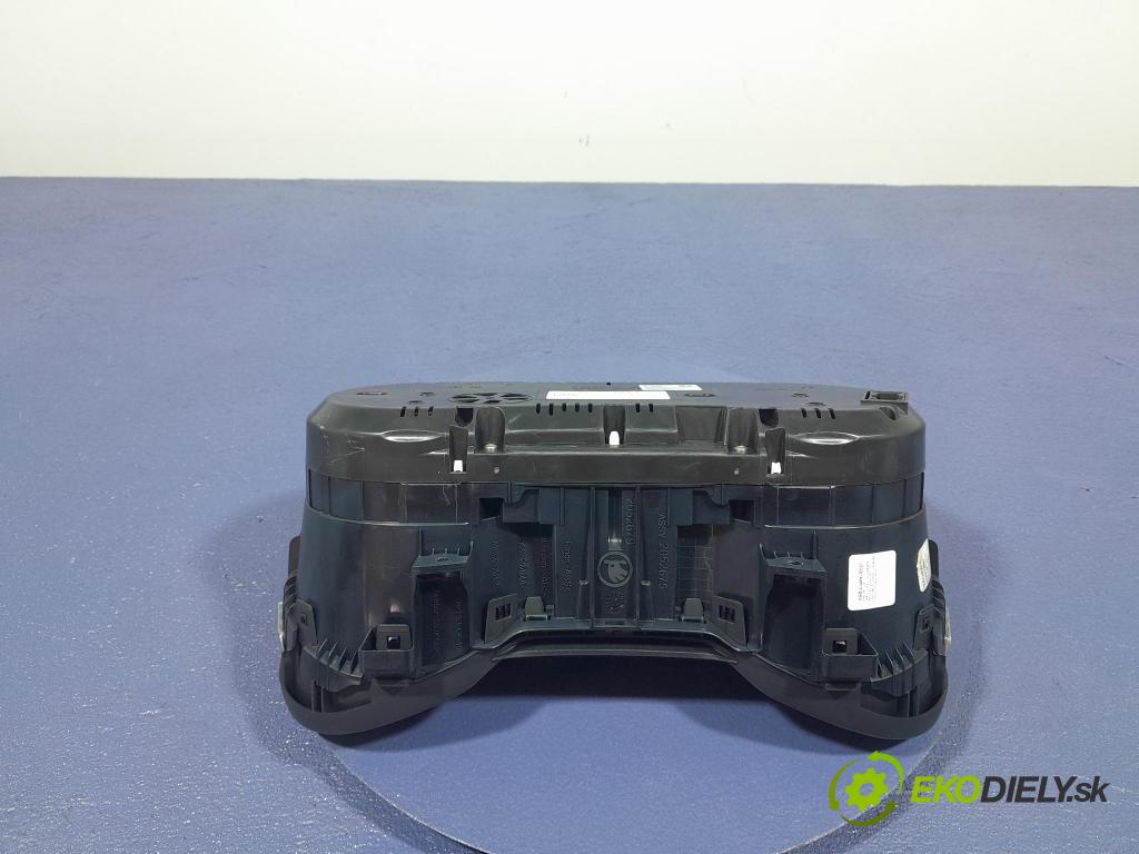 Skoda Octavia 2017 Přístrojová deska 5E0920781E