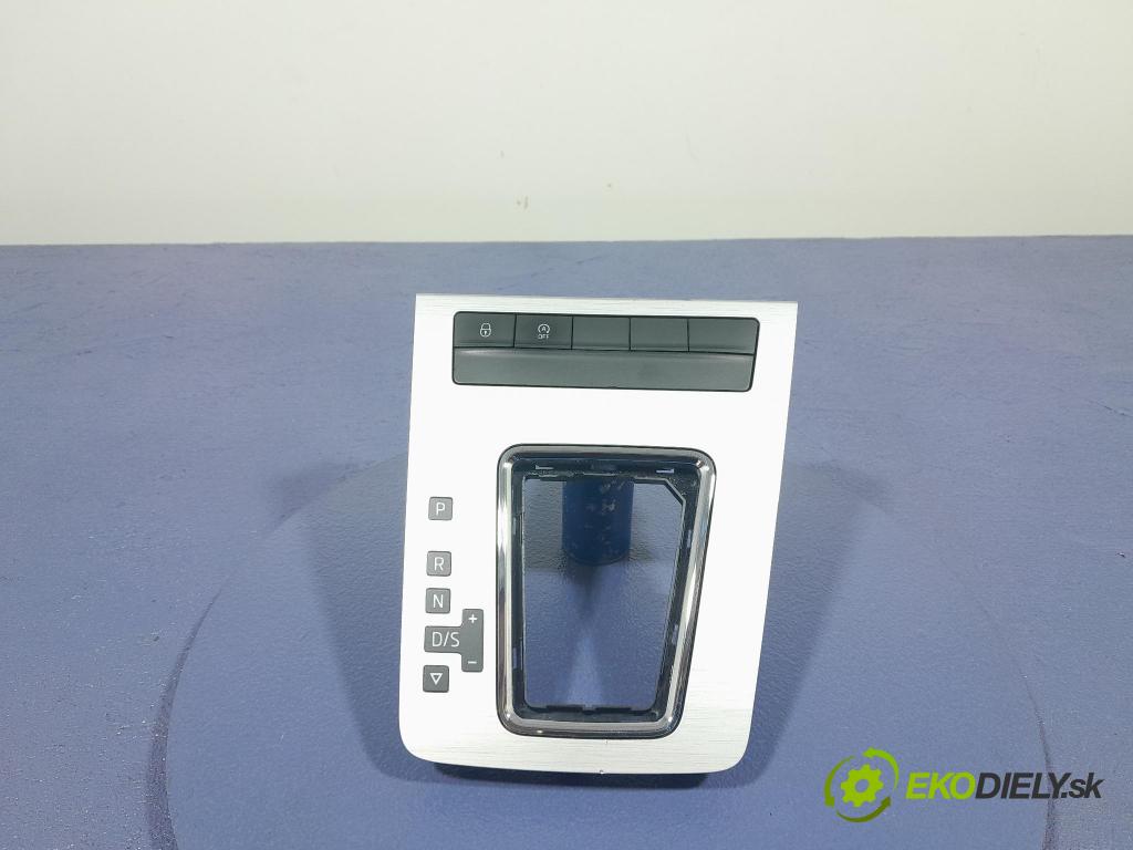 Skoda Octavia 2017 kryt Plast: Interiéry: 1021756-LL