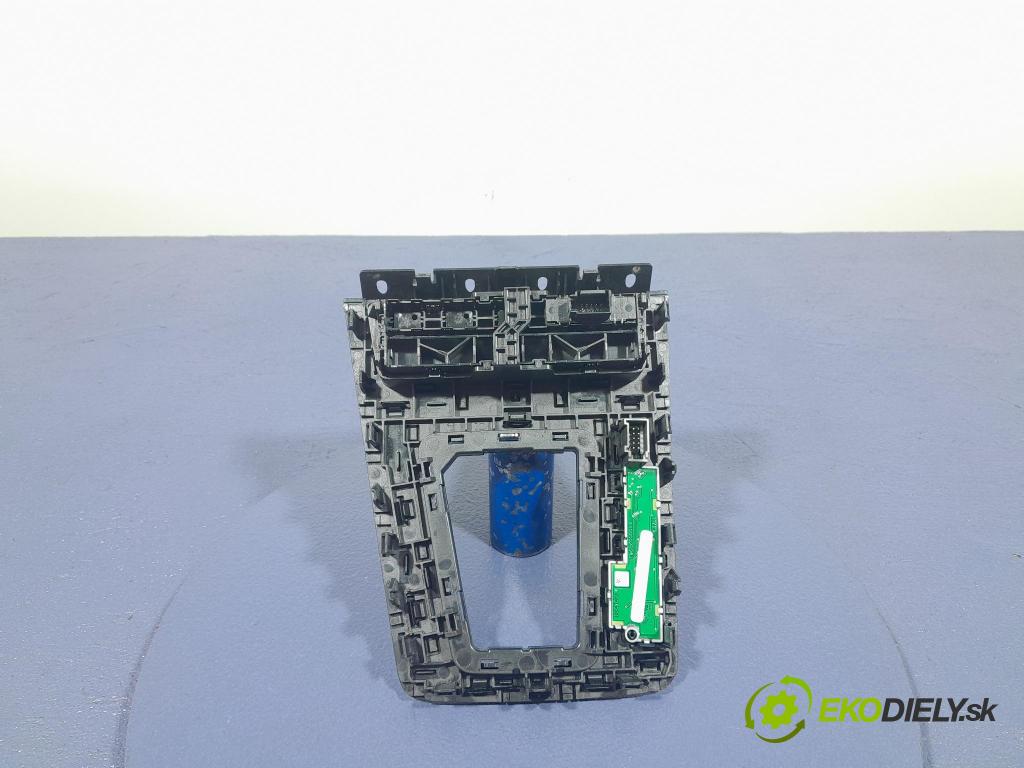 Skoda Octavia 2017 kryt Plast: Interiéry: 1021756-LL