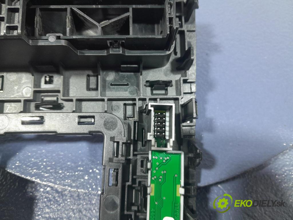 Skoda Octavia 2017 kryt Plast: Interiéry: 1021756-LL