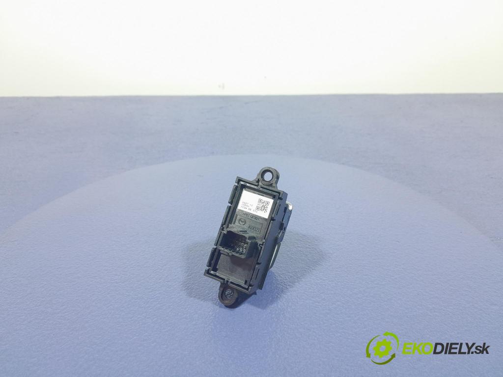 Mazda Cx-5 2017 Přepínač Brzda: Manuál