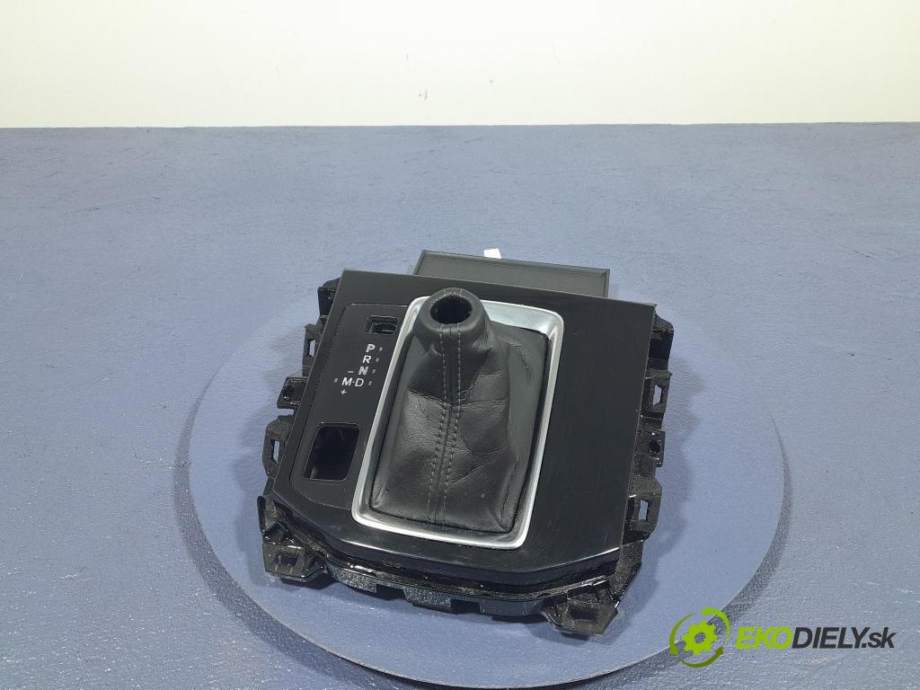 Mazda Cx-5 2017 kryt Plast: Interiéry: KB8C-64341