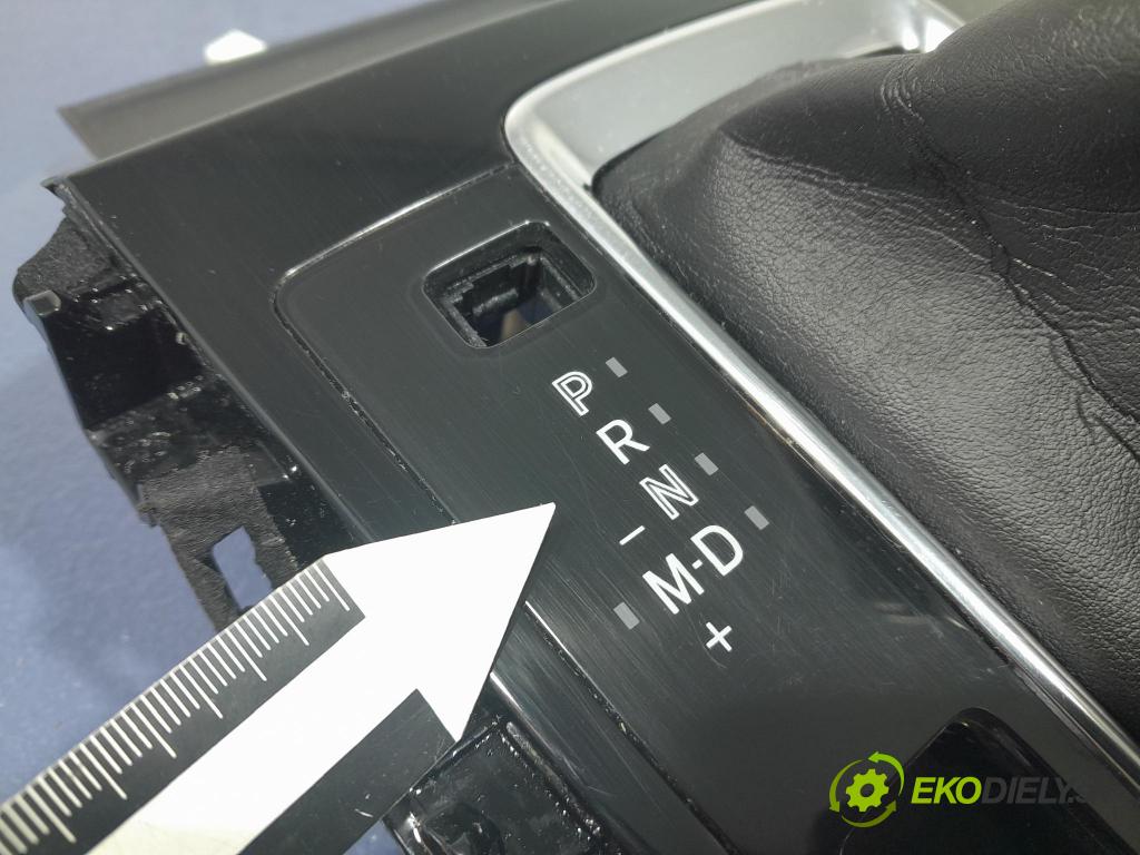 Mazda Cx-5 2017 kryt Plast: Interiéry: KB8C-64341