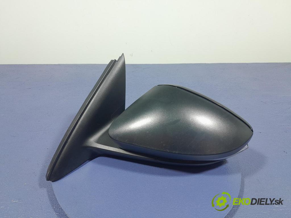 Skoda Octavia 2017 zpětné zrcátko Vlevo, odjet: