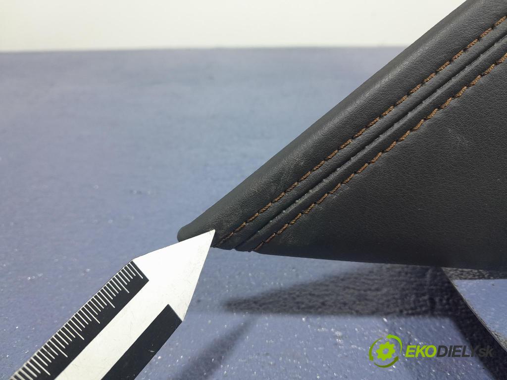 Mazda Cx-5 2017 kryt Plast: Interiéry: K128-64536