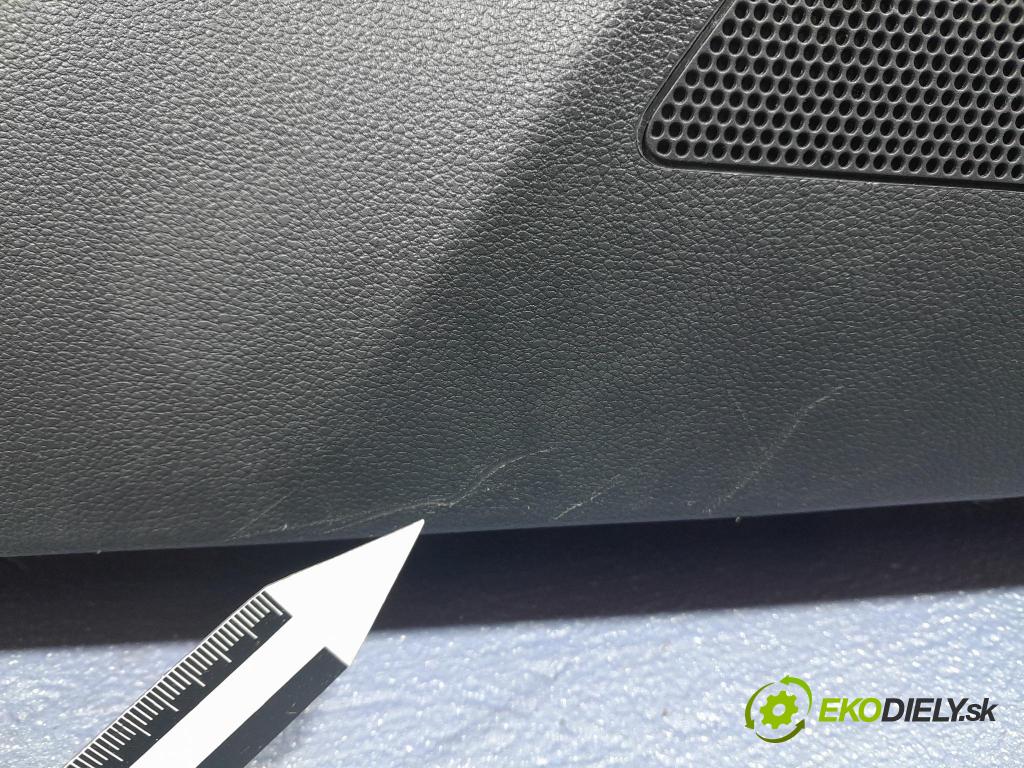 Skoda Octavia 2017 Tapacír: dveře před levá 5E1867011