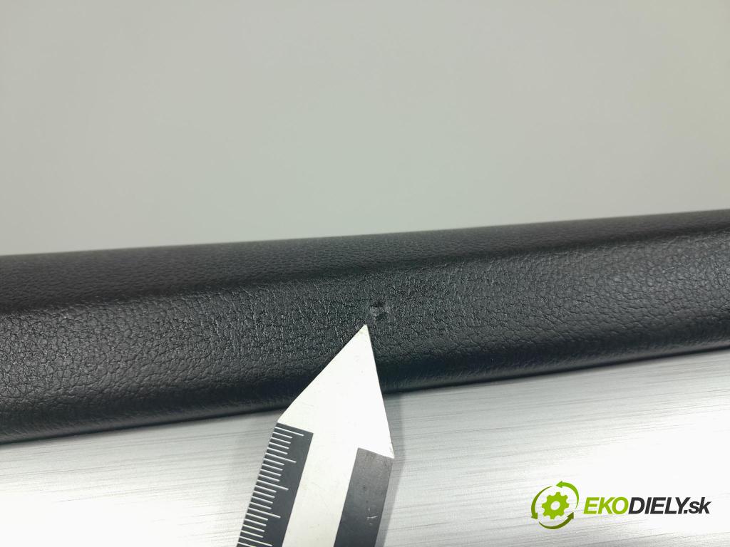 Skoda Octavia 2017 Tapacír: dveře před levá 5E1867011