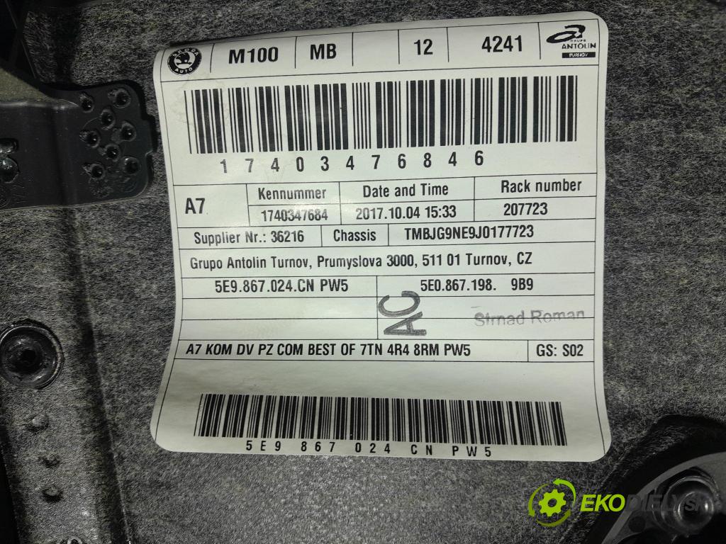 Skoda Octavia 2017 Tapacír: dveře Zad: Práva: 5E5867212