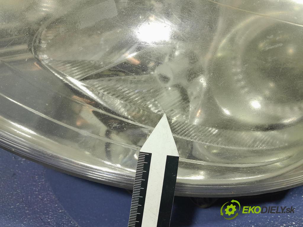 Citroen C8 2007 Reflektor: Vľavo: 89006369