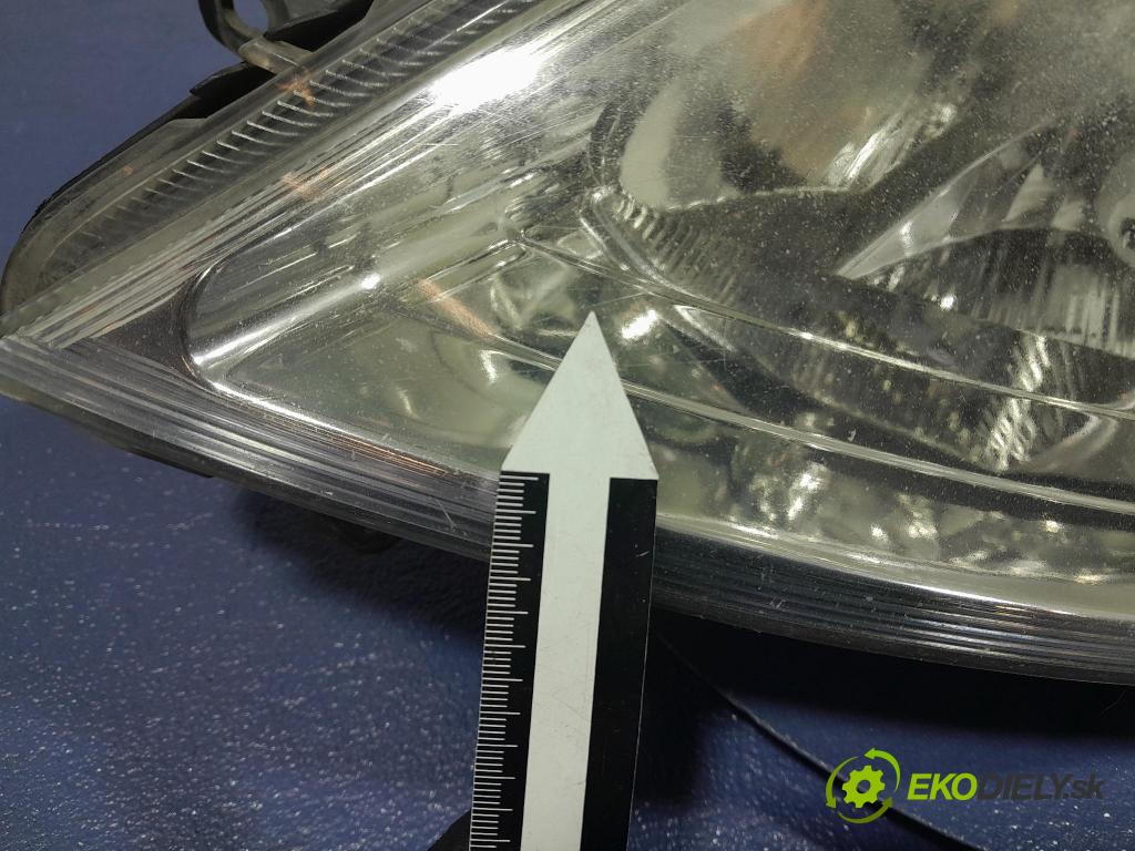 Citroen C8 2007 Reflektor: Vľavo: 89006369