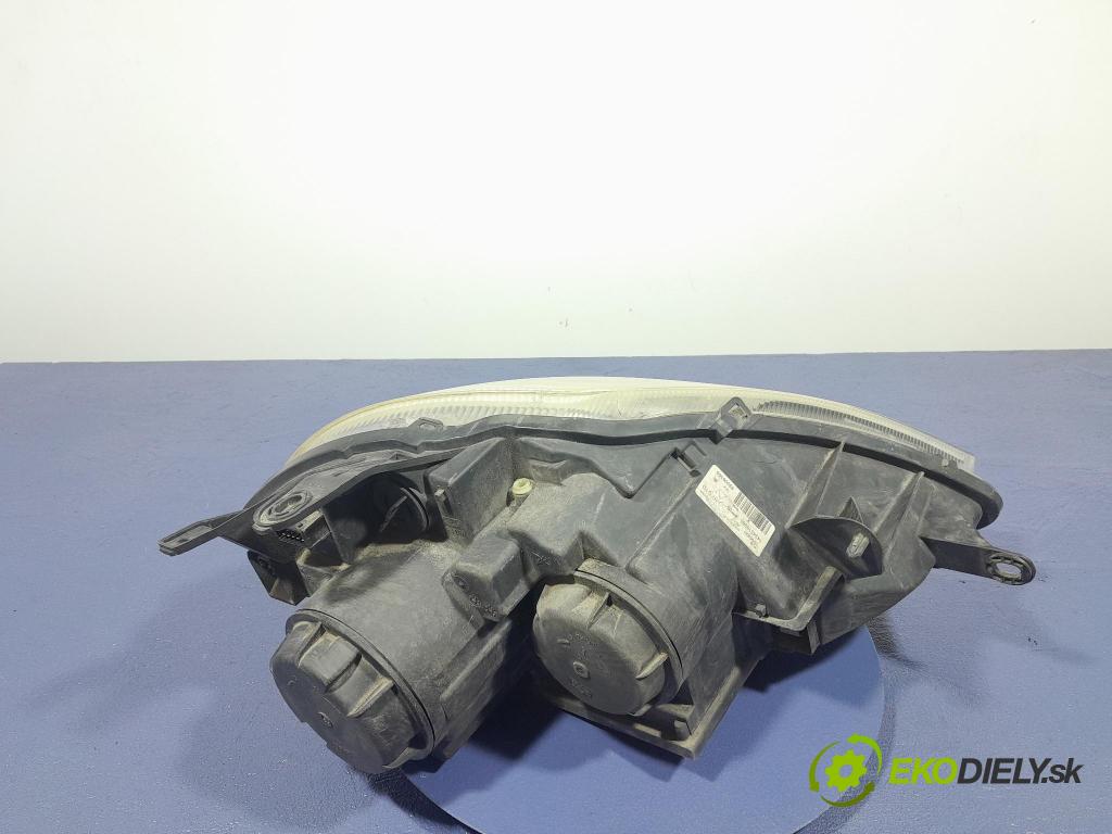 Citroen C8 2007 Reflektor: Vľavo: 89006369