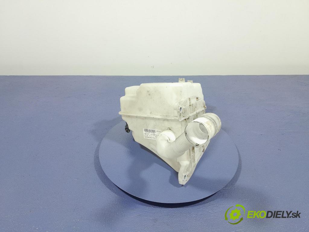 Skoda Octavia 2017 nádržka Podložka: 5Q0955449BE