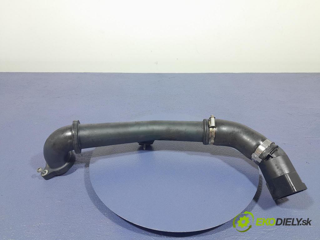 Skoda Octavia 2017 rúrka Vzduch: 04L145770S