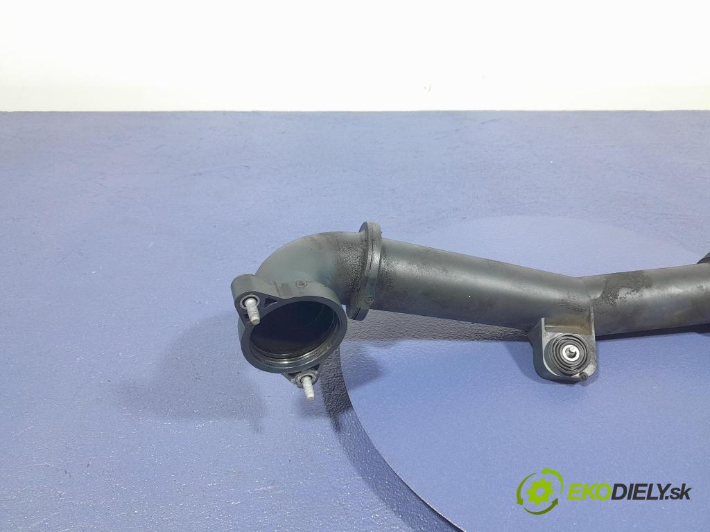 Skoda Octavia 2017 rúrka Vzduch: 04L145770S