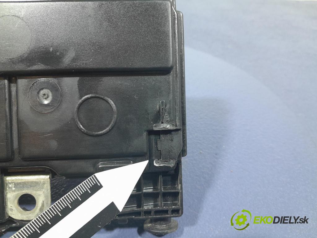 Citroen C8 2007 skrinka Poistky: 9661682880