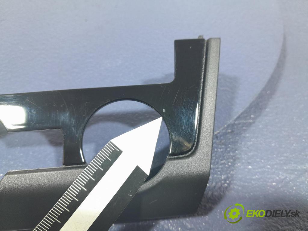 Skoda Octavia 2017 lišta Dekoratívne: Vnútri: 5E0863152D