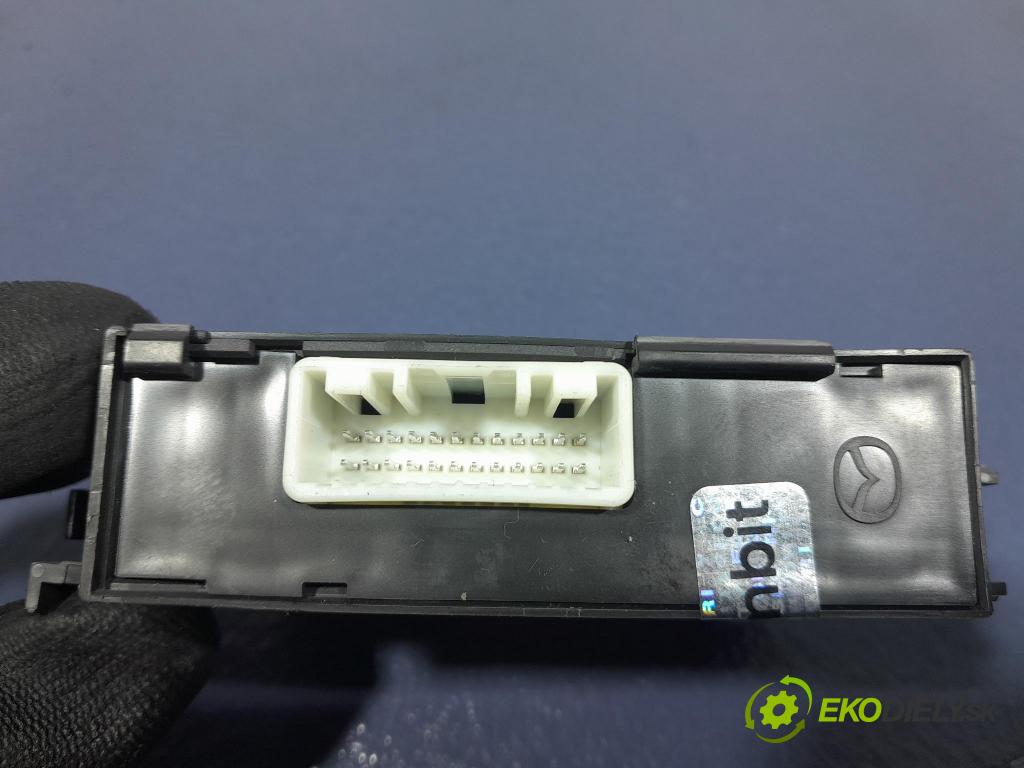 Mazda Cx-5 2017 řídící jednotka D09V 675U0