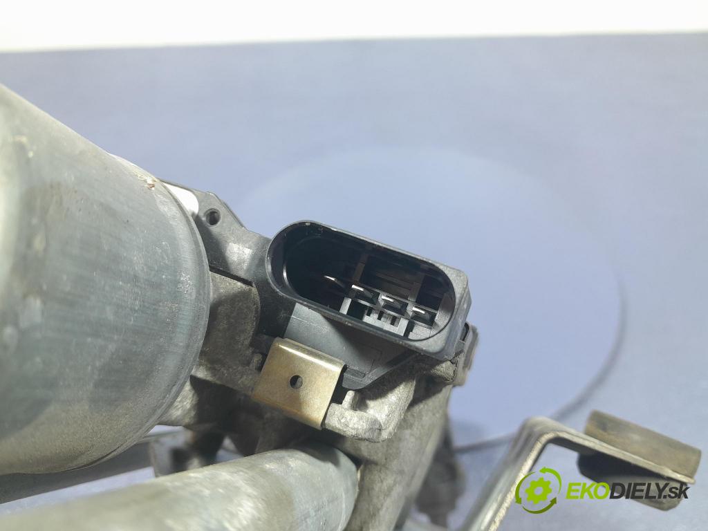 Skoda Octavia 2017 mechanismus motorek Stěrače: před 5E1955023B