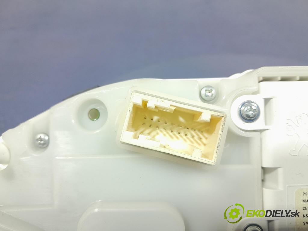 Peugeot 208 2016 Přístrojová deska 9814696580