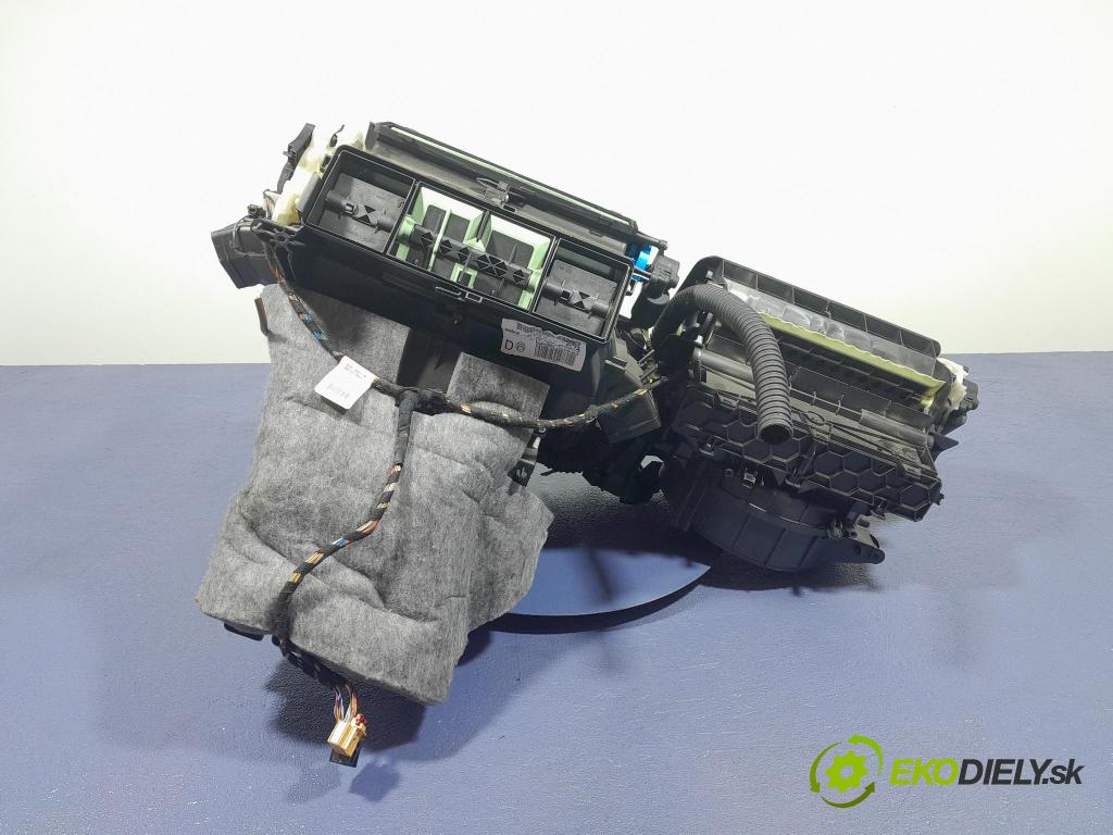 Skoda Octavia 2017 radiátor 5Q1816005AE