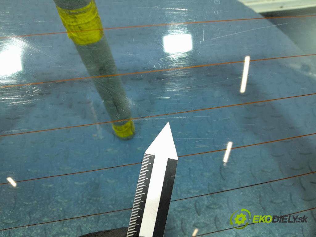 Toyota Aygo 2006 sklo zadní