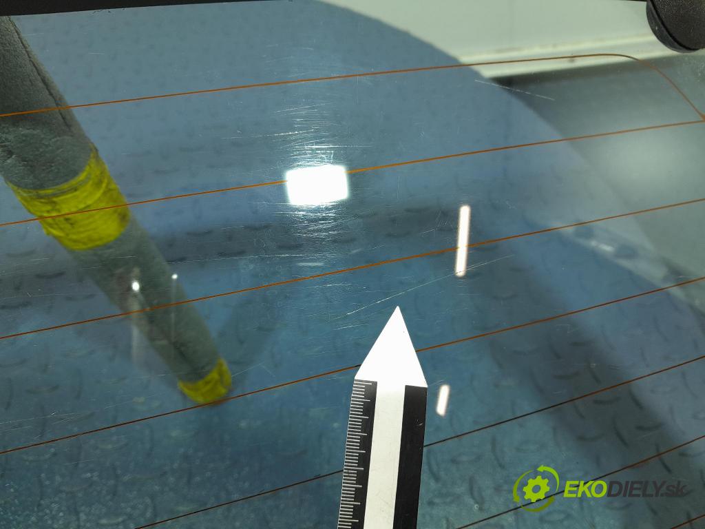 Toyota Aygo 2006 sklo zadní