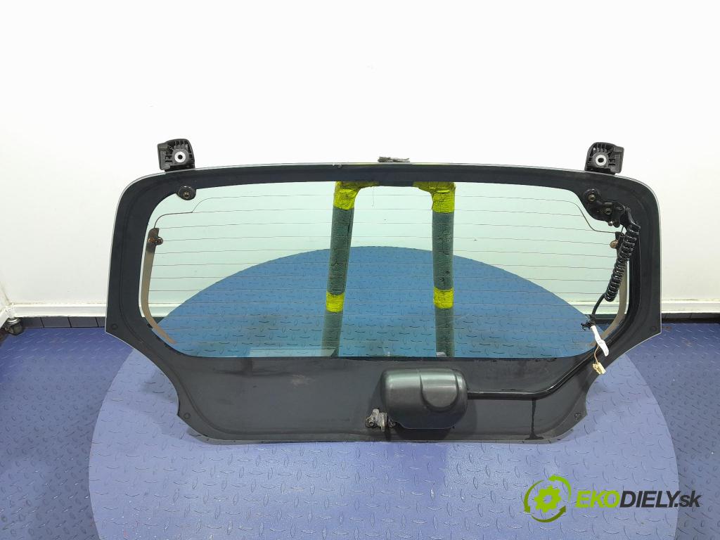 Toyota Aygo 2006 sklo zadní