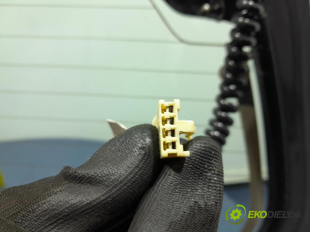 Toyota Aygo 2006 sklo zadní 