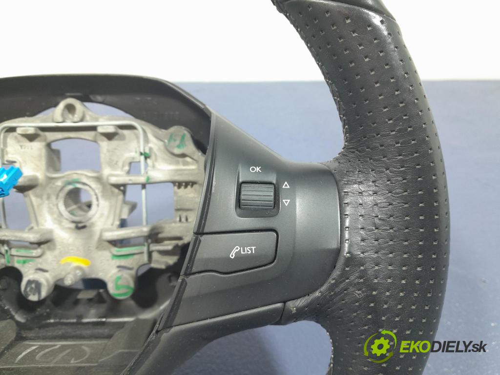Peugeot 208 2016 volant 98084115ZD