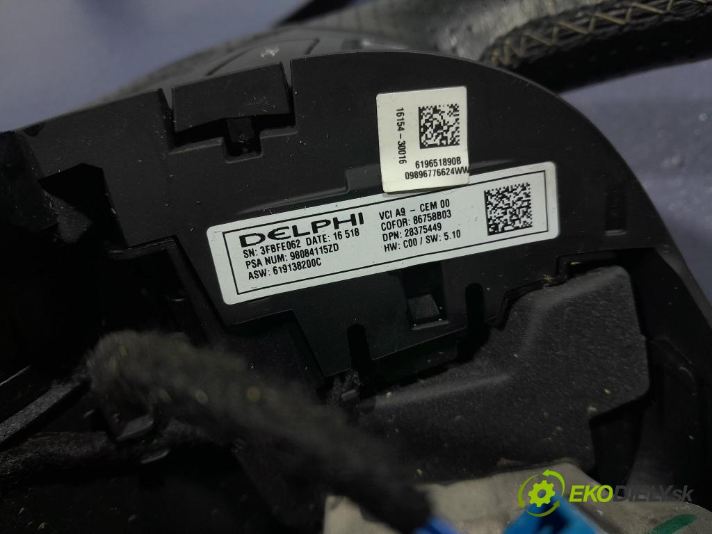 Peugeot 208 2016 volant 98084115ZD