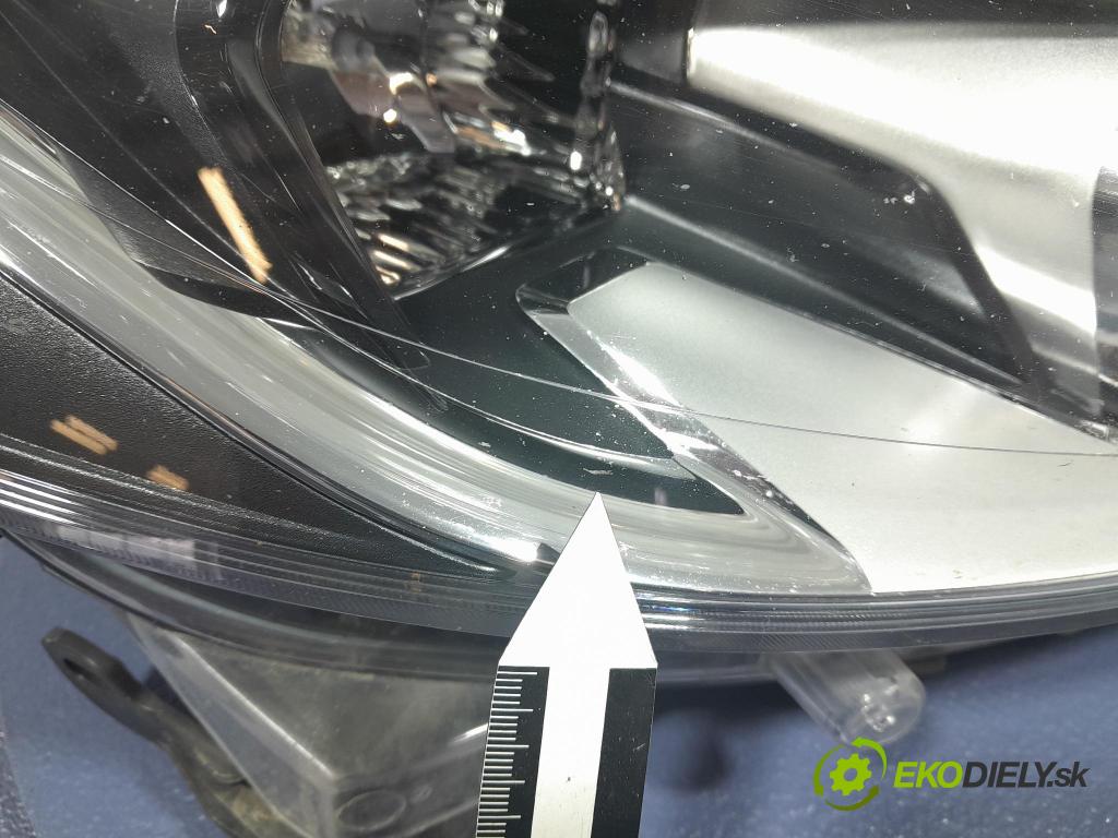 Peugeot 208 2016 světlo v pravo: 9810805880