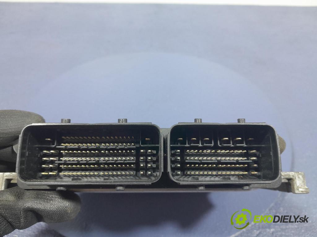 Peugeot 208 2016 řídící jednotka Motor: 9814182680