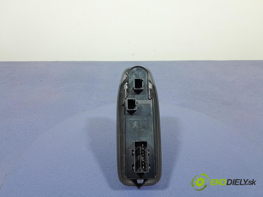 Peugeot 208 2016 Přepínač Sklenka: 96749624ZD