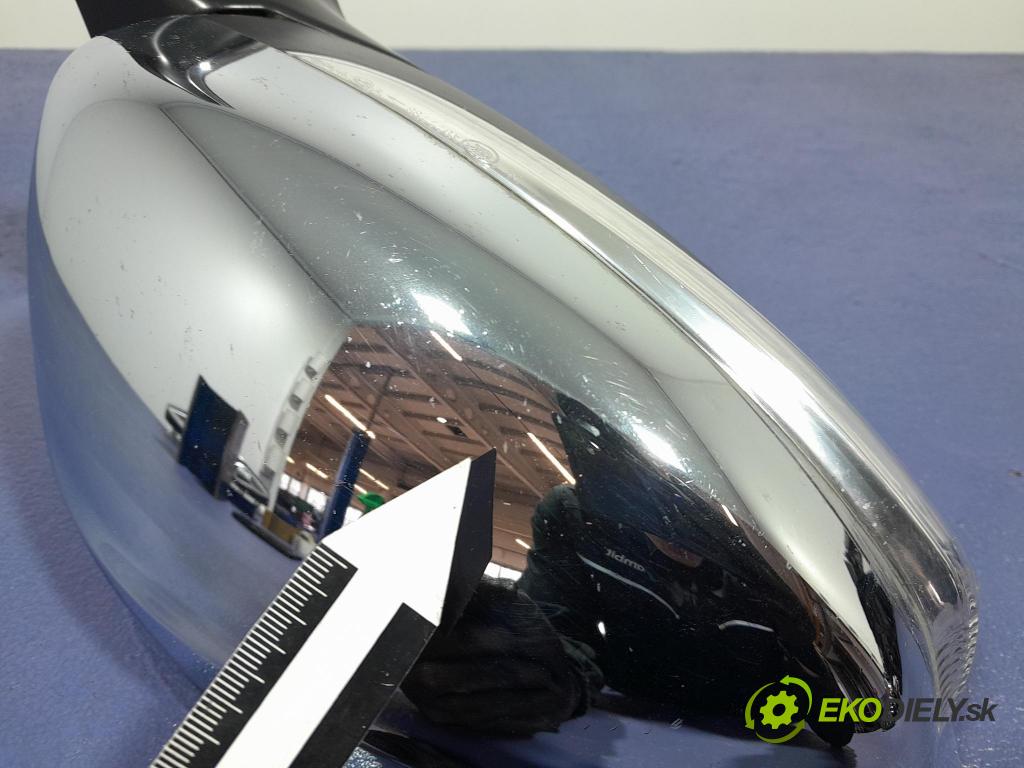 Peugeot 208 2016 zpětné zrcátko prave