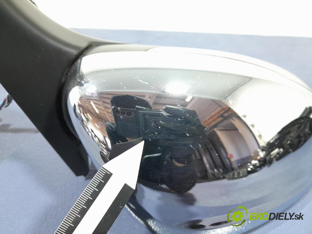 Peugeot 208 2016 zpětné zrcátko prave