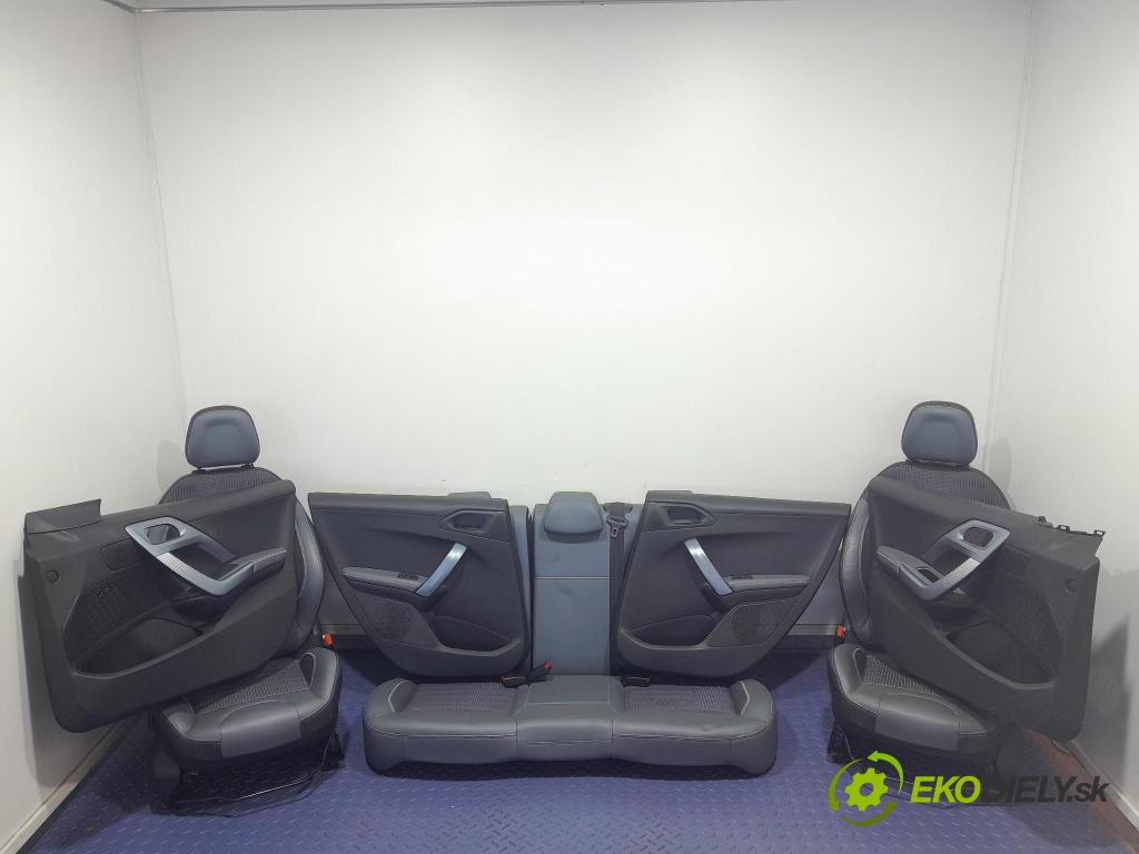 Peugeot 208 2016 sedačke: Soubor.