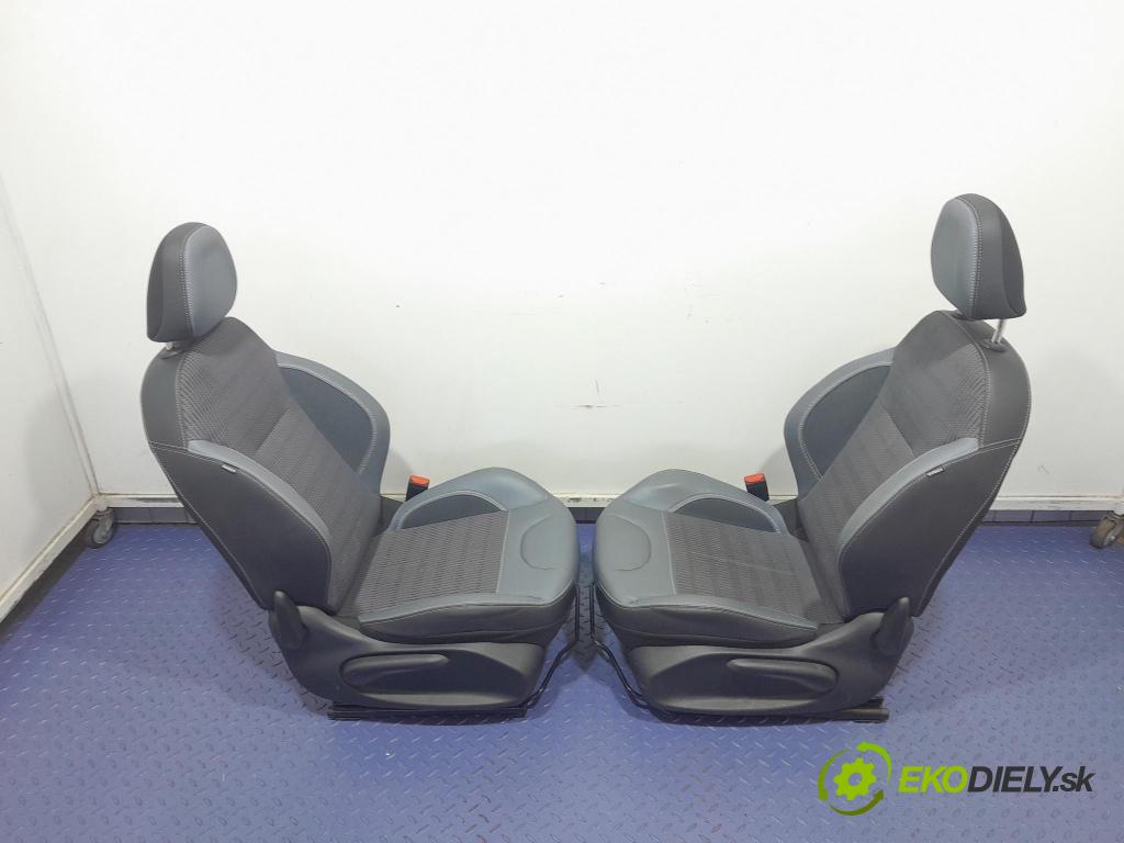 Peugeot 208 2016 sedačke: Soubor.