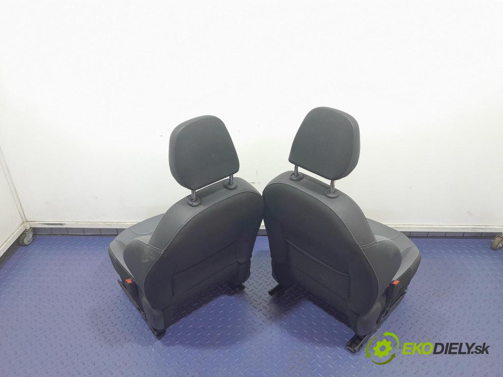 Peugeot 208 2016 sedačke: Soubor.