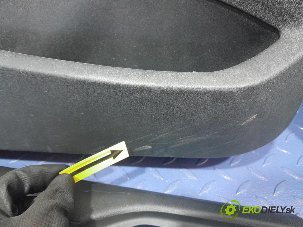 Peugeot 208 2016 sedačke: Soubor.