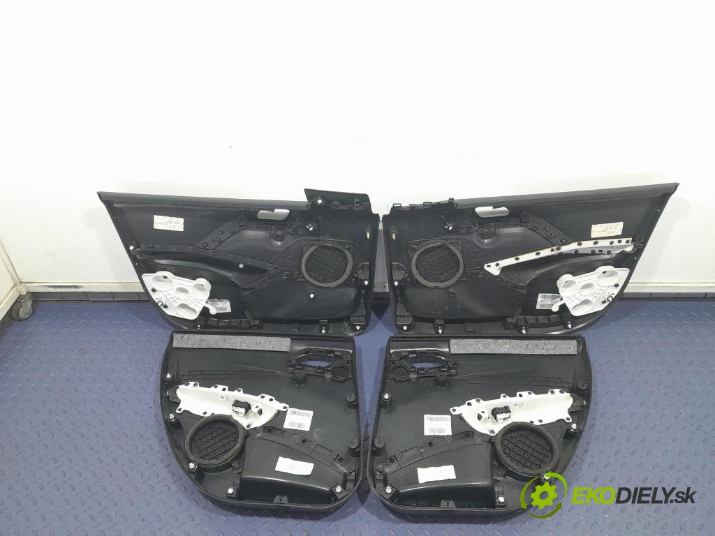 Peugeot 208 2016 sedačke: Soubor.