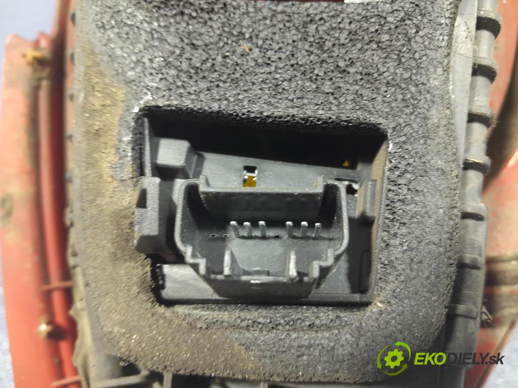 Toyota Aygo 2006 světlo Zad: levá Mimo: 81560-0H020