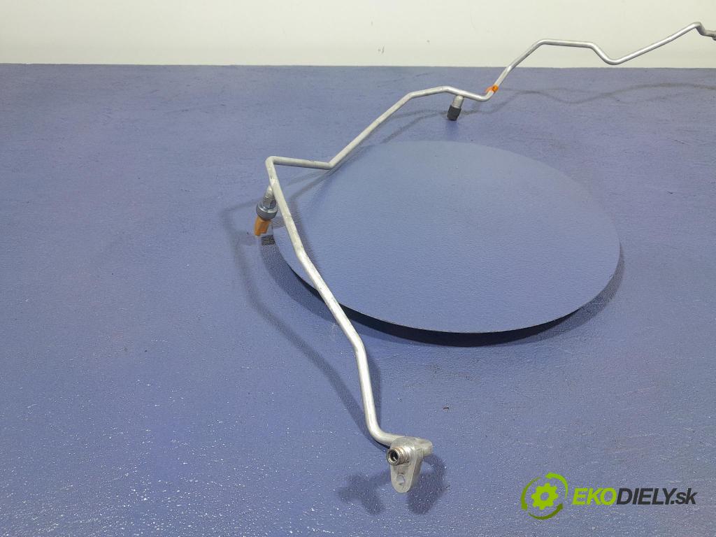 Peugeot 208 2016 trubka Klimatizace: 9802131980