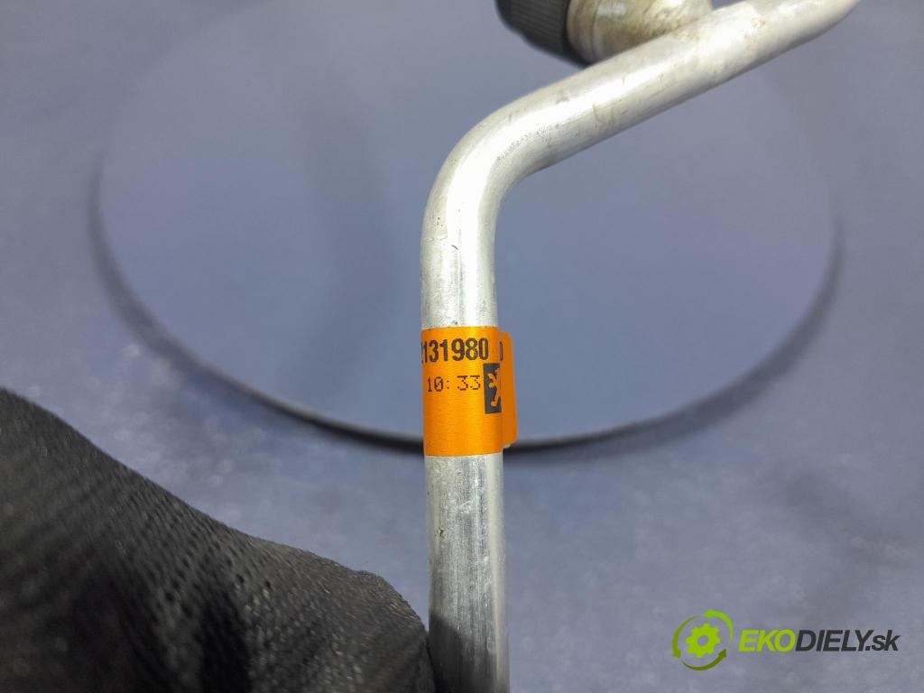 Peugeot 208 2016 trubka Klimatizace: 9802131980