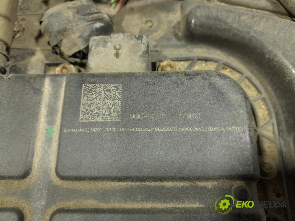 Peugeot 208 2016 Nádrž: AdBlue 9812914780