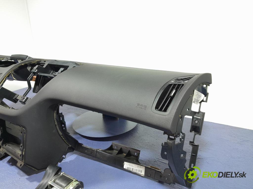 Kia Ceed 2007 kokpit,přistrojova deska