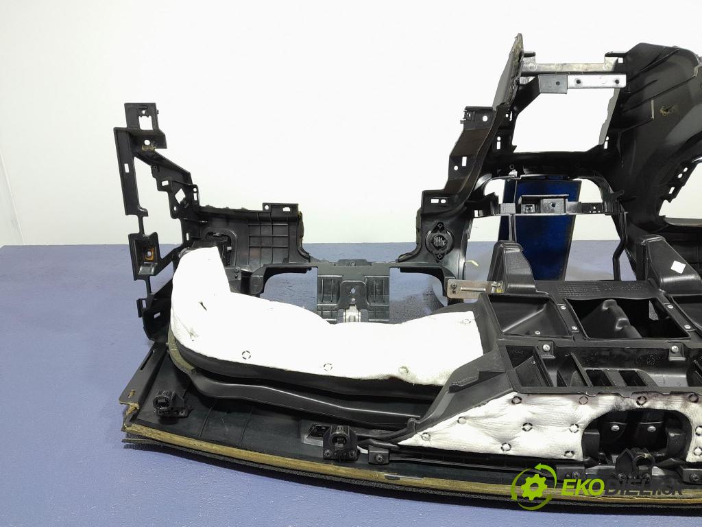 Kia Ceed 2007 kokpit,přistrojova deska