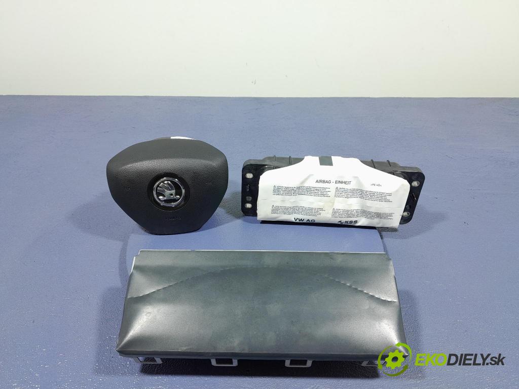 Skoda Octavia 2017 kokpit,přistrojova deska