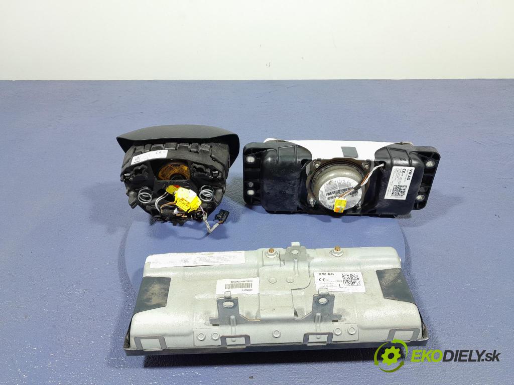 Skoda Octavia 2017 kokpit,přistrojova deska